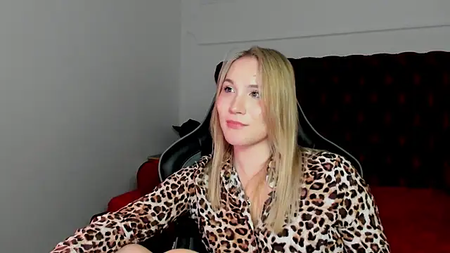 Chat XXX en directo de ElaraVoltage