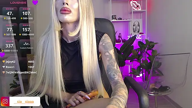 ArianaArianna 在線直播表演