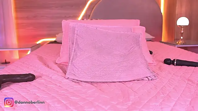 danna_berlin_'s Live XXX Chat