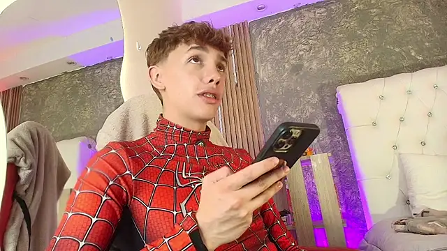 Tomy_Rox Show in webcam