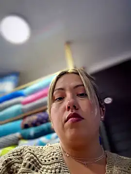 Chat +18 de VIOLETA-25_ ao vivo