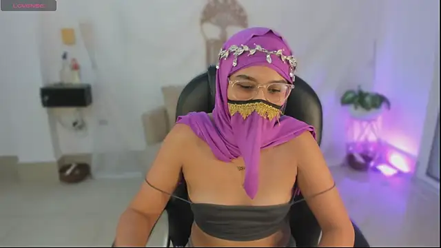 Show de LaylaTemptMe na webcam