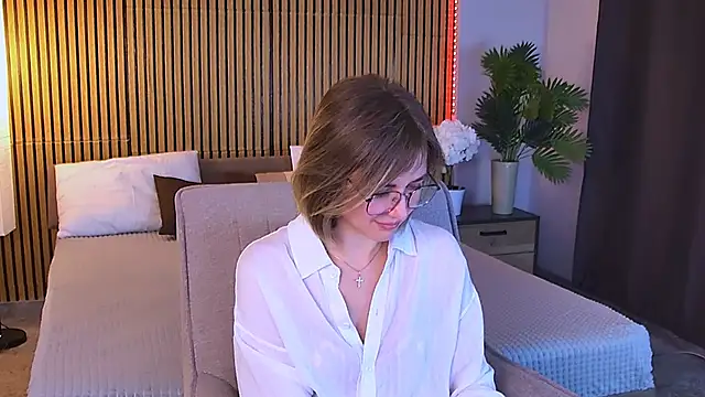 EmeraldGlow's Live XXX Chat