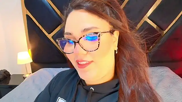 แชท XXX สดของ Camiila_Osorio