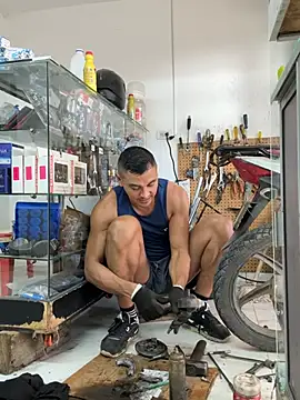 Paul22cm-のライブXXXチャット