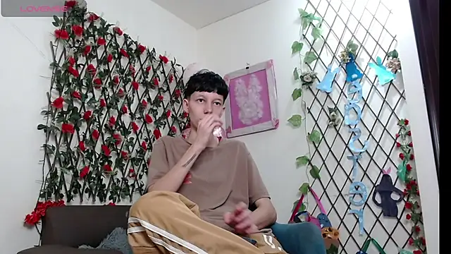 แชท XXX สดของ LiamBrown09