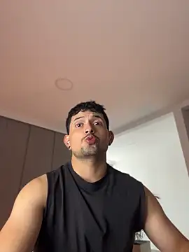 TroyeSavage Show Webcam