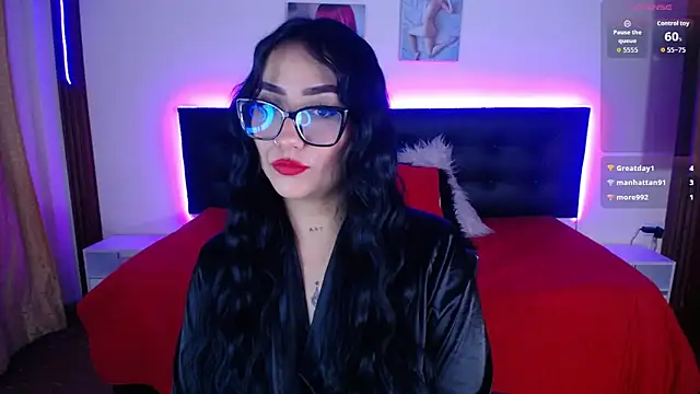 SeleneMore Show in webcam