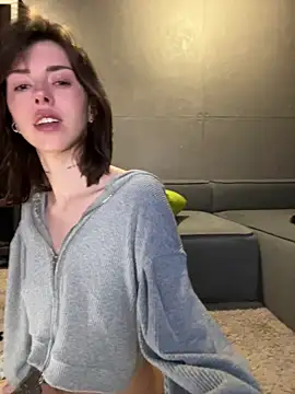 Bastet Adlı Modelin Canlı XXX Sohbeti