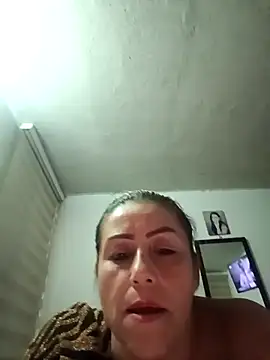 maynor_1998's Live XXX Chat