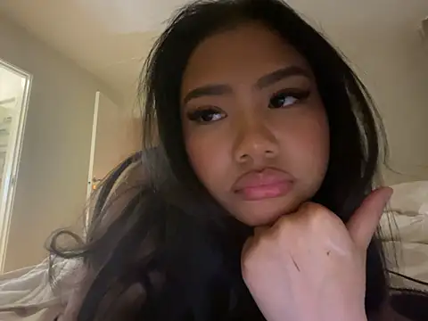 XXX chat uživo modela TitiTinyThai