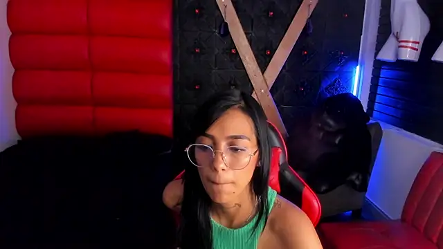 KarlaSlutSkinny__ – Naživo XXX chat