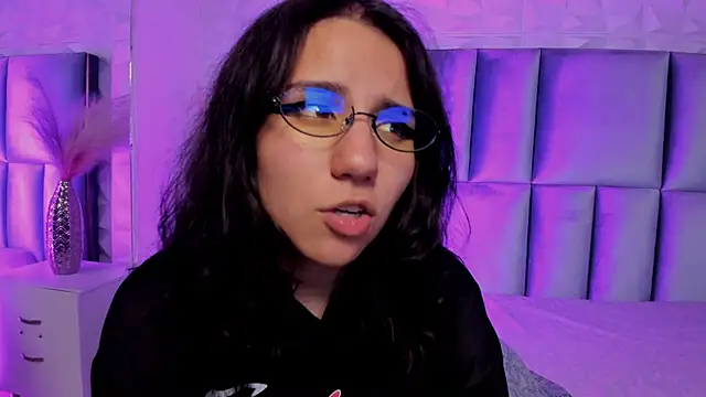 Онлайн чат XXX HollyPeach