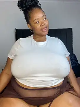 LunaCovenn Chat XXX live