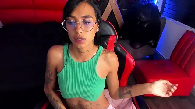 Chatroom XXX en direct de KarlaSlutSkinny__