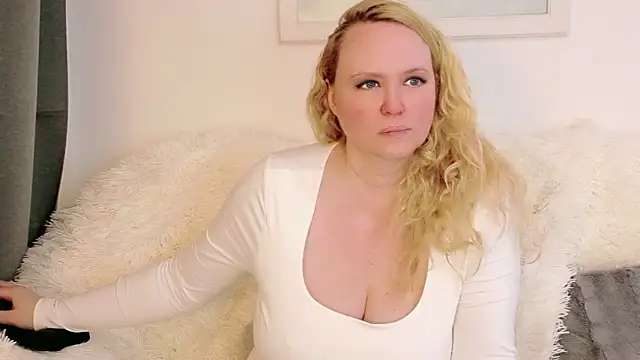 Sarah4you: онлайн-секс-чат