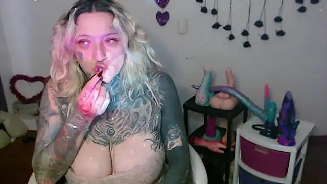 SLOPPYTITSS' Live XXX Chat