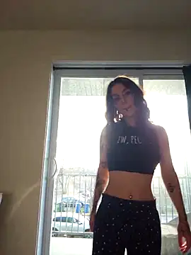 Pertunjukan Kamera Web LilyOrion