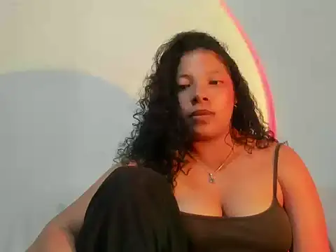 Chat +18 de cristalsmith_13 ao vivo