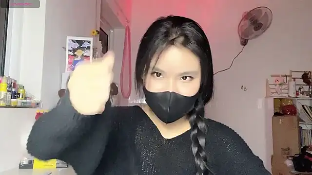 Tieu-May Pertunjukan Webcam