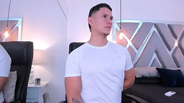 Chriss_Diamond: онлайн-секс-чат