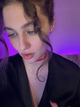 Your_insomniya live XXX chat