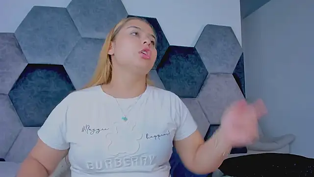 MikaelaStone – Live XXX-chat