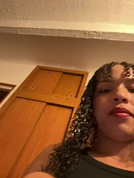 Yasmin777_ élő XXX-chatje