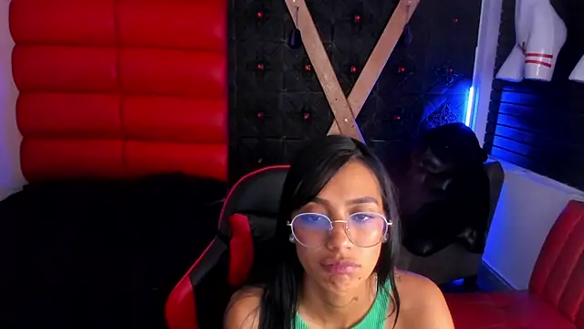 KarlaSlutSkinny__ Live XXX-chat