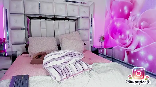 mia_peyton élő XXX-chatje
