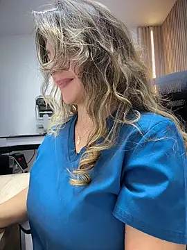 alicee16 élő XXX-chatje