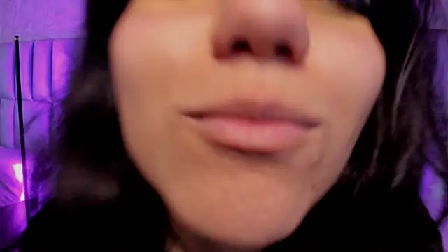 Chat XXX en directo de HollyPeach