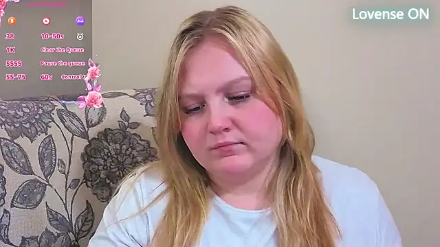 PhatAssBlond's Webcam Show