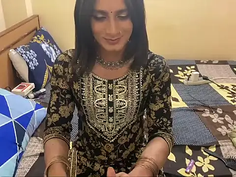 LuvLayla: вебкам-шоу