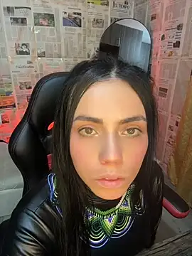 Chat +18 de i_am_nina_ ao vivo