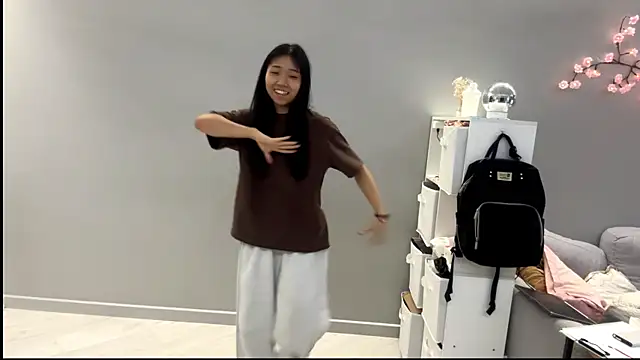 SweetMiaXO Show Webcam