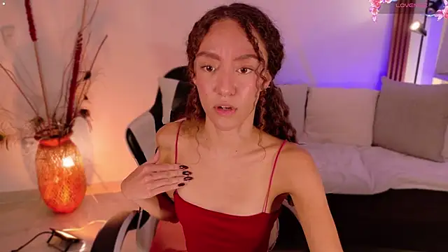 ChloeMoretiのライブXXXチャット