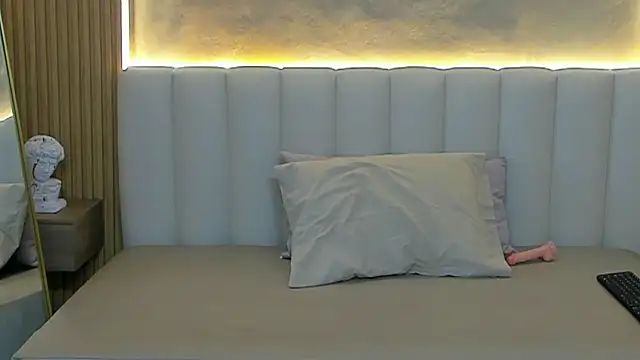 Michelle_Saenz_ Obrolan Langsung XXX