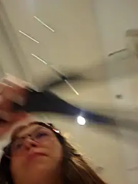 mmm-Virginia Pertunjukan Webcam