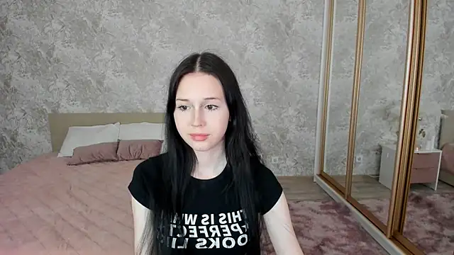 VioletHarme Adlı Modelin Canlı XXX Sohbeti