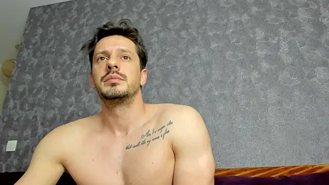 mrfitu Show in webcam