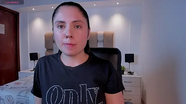 Alicee_Broownn: онлайн-секс-чат