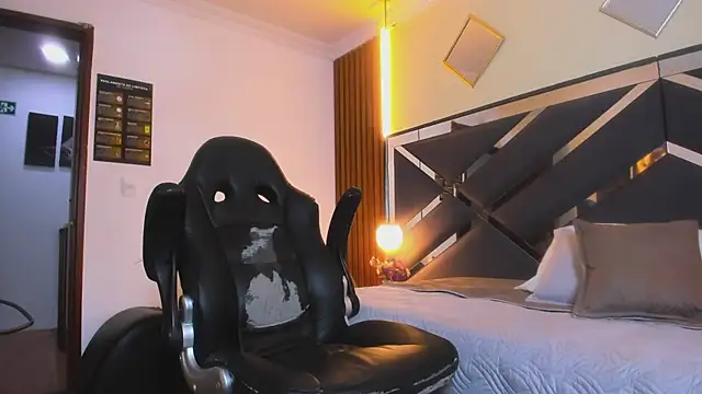 Kittie_Vixen webcam show