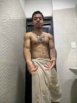 Chat +18 de Kenny_romano ao vivo