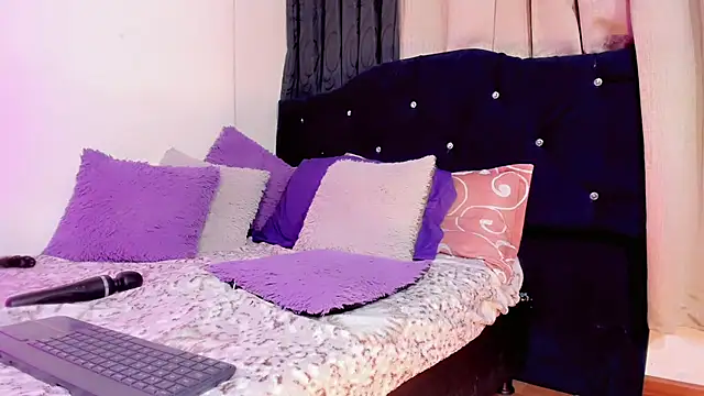 lesly_xx Adlı Modelin Web Kamerası Şovu