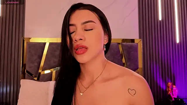 ScarletTorres: онлайн-секс-чат