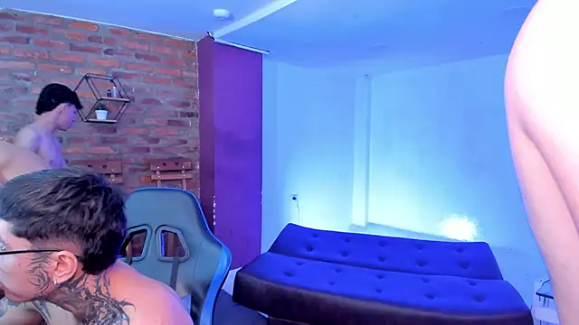 Spaceboys18 Live XXX Chat