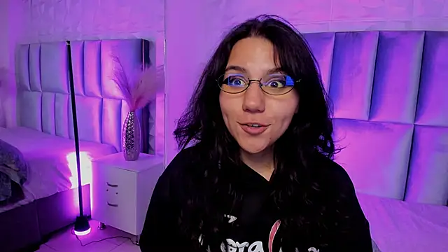 HollyPeach élő XXX-chatje