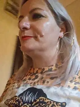 LadyTouch: онлайн-секс-чат