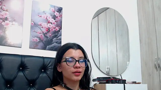 pinky_f00x: онлайн-секс-чат